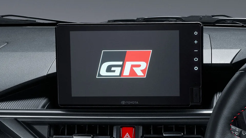 Tampilan dalam Toyota Agya – 8" Audio Head Unit with Mirrorlink & Back Camera; 12 varian mulai Rp 221.970.000 OTR (agya)