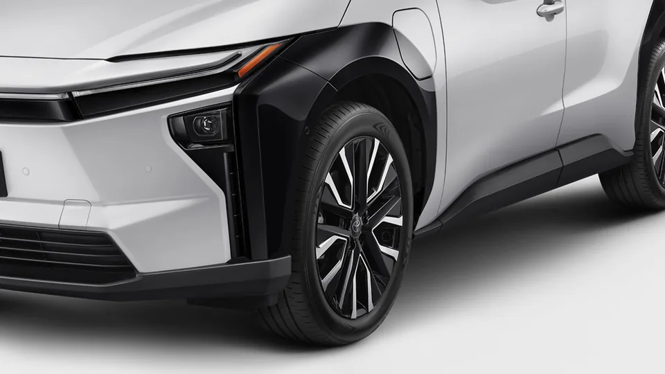 Eksterior Toyota bZ4X: New Front Quarter Panel – referensi harga toyota bz4x 2025