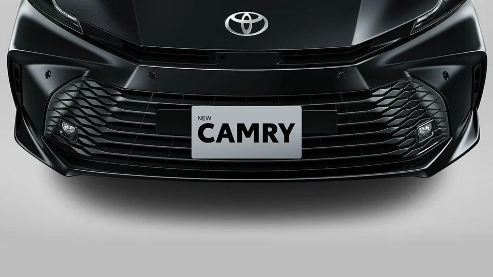 Detail eksterior Toyota Camry (New Lower Grille) untuk pembeli di Samarinda (warna camry)