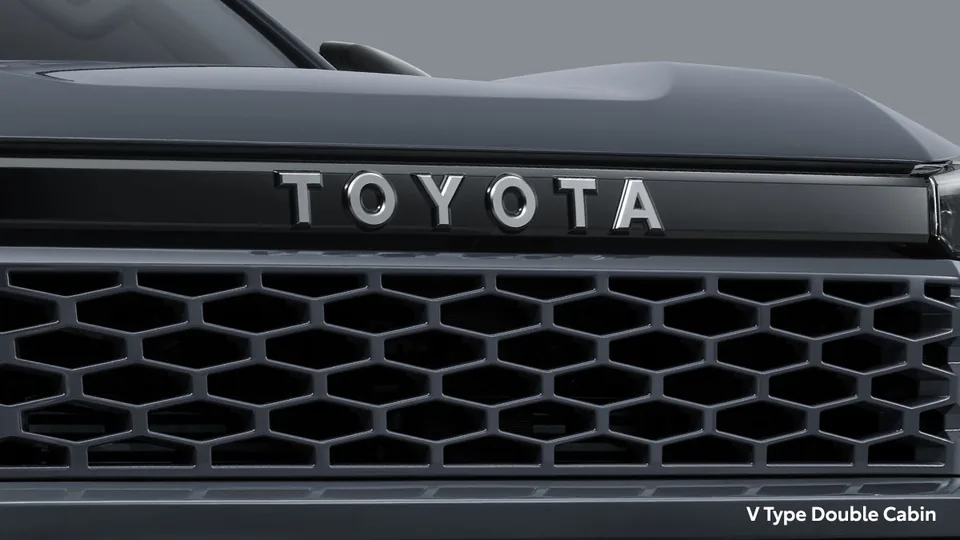 Tampak luar Toyota Hilux – Gloss Black Grille; harga OTR Samarinda mulai Rp 490.772.000 (brosur hilux travo)