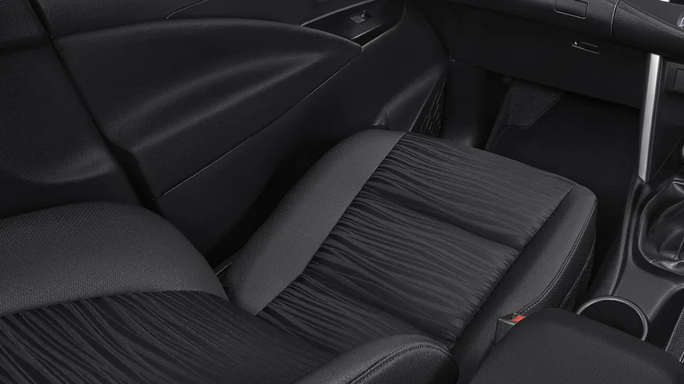 Kabin Toyota Kijang Innova (New Seat Fabric Pattern & New Black Armrest) untuk pencarian warna innova