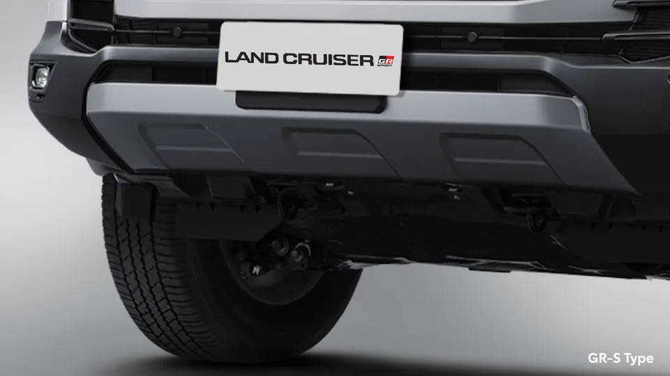 Front Bumper pada Toyota Land Cruiser 300, bagian dari ulasan harga land cruiser fj 2026