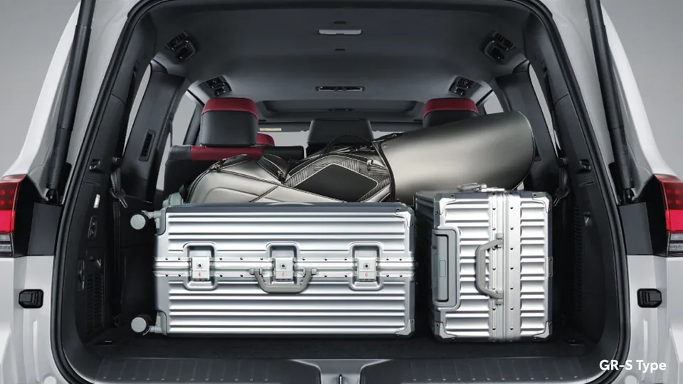 Interior Toyota Land Cruiser 300: Expansive Luggage Room – referensi spek lc300