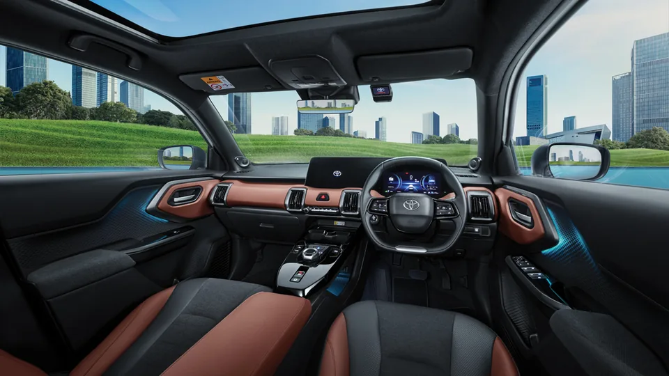 New Premium Dashboard with Ambient Light di dalam Toyota Urban Cruiser, ditampilkan untuk calon pembeli di Samarinda (harga urban cruiser)